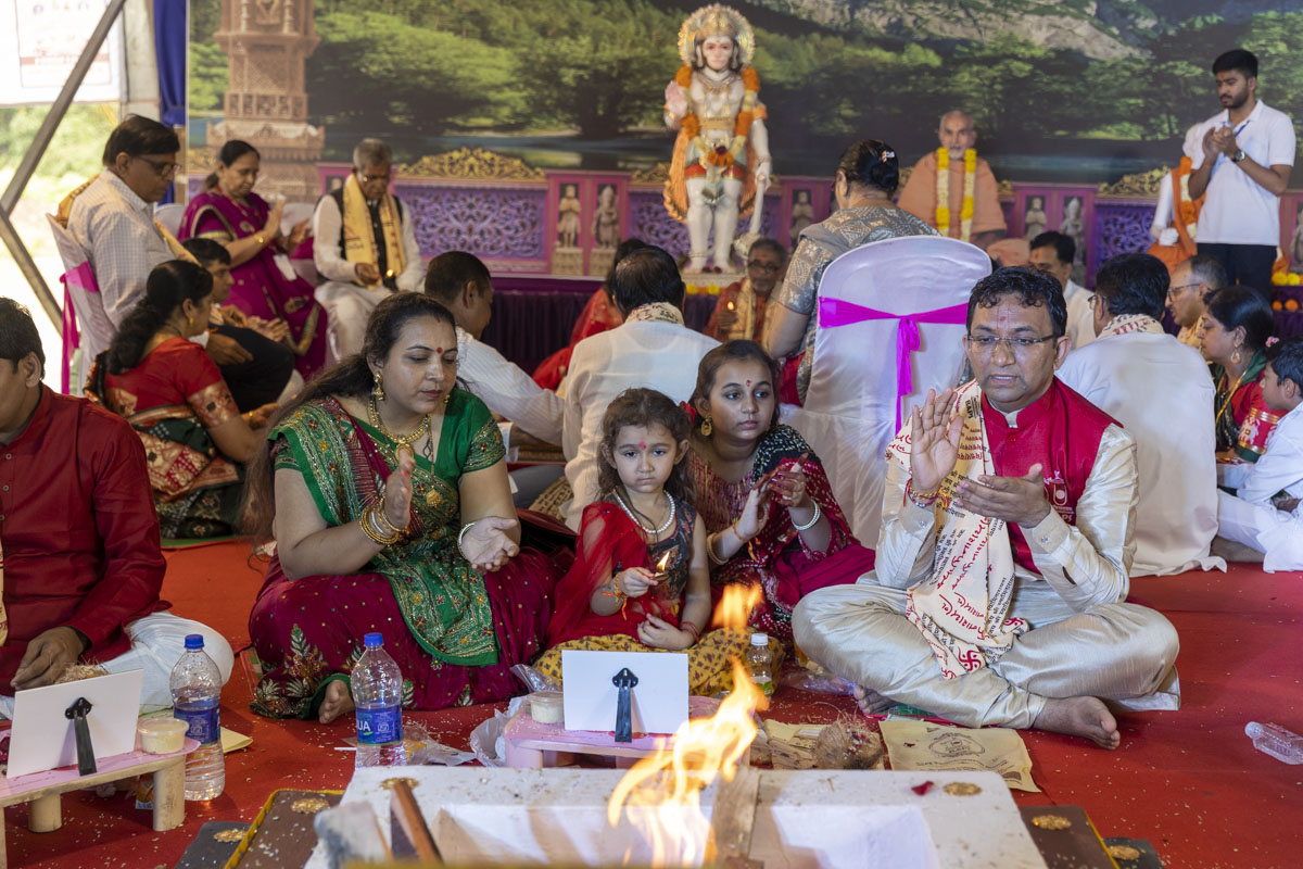 Shri Swaminarayan Vishwashanti Mahayaag, Day 1