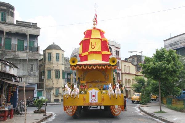 Rath Yatra Celebration, BAPS Shri Swaminarayan Mandir, Kolkata, India,2006