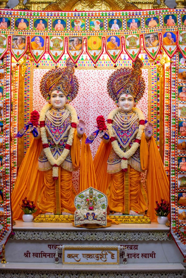 Bhagwan Swaminarayan, Aksharbrahma Gunatitanand Swami