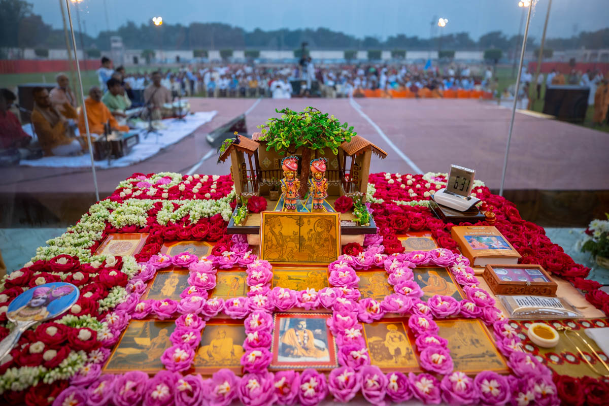 Thakorji in Swamishri's daily puja