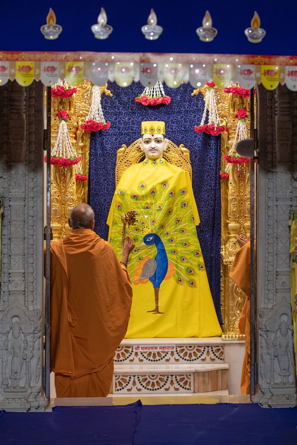Magla arti darshan, Shri Ghanshyam Maharaj