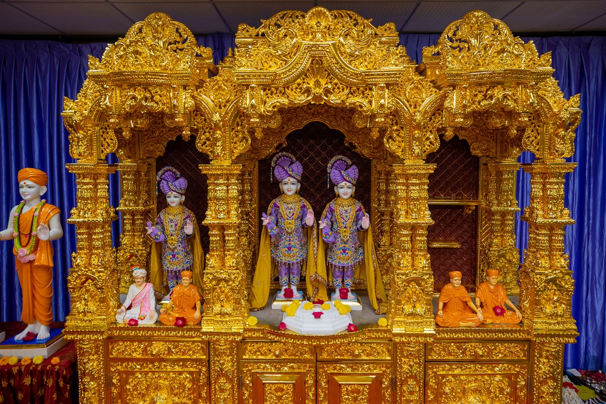 Murtis to be consecrated at a devotee's home