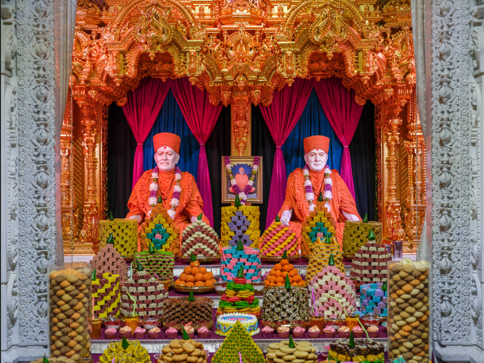 Annakut offered to Brahmaswarup Shastriji Maharaj, Brahmaswarup Pramukh Swami Maharaj and Pragat Brahmaswarup Mahant Swami Maharaj