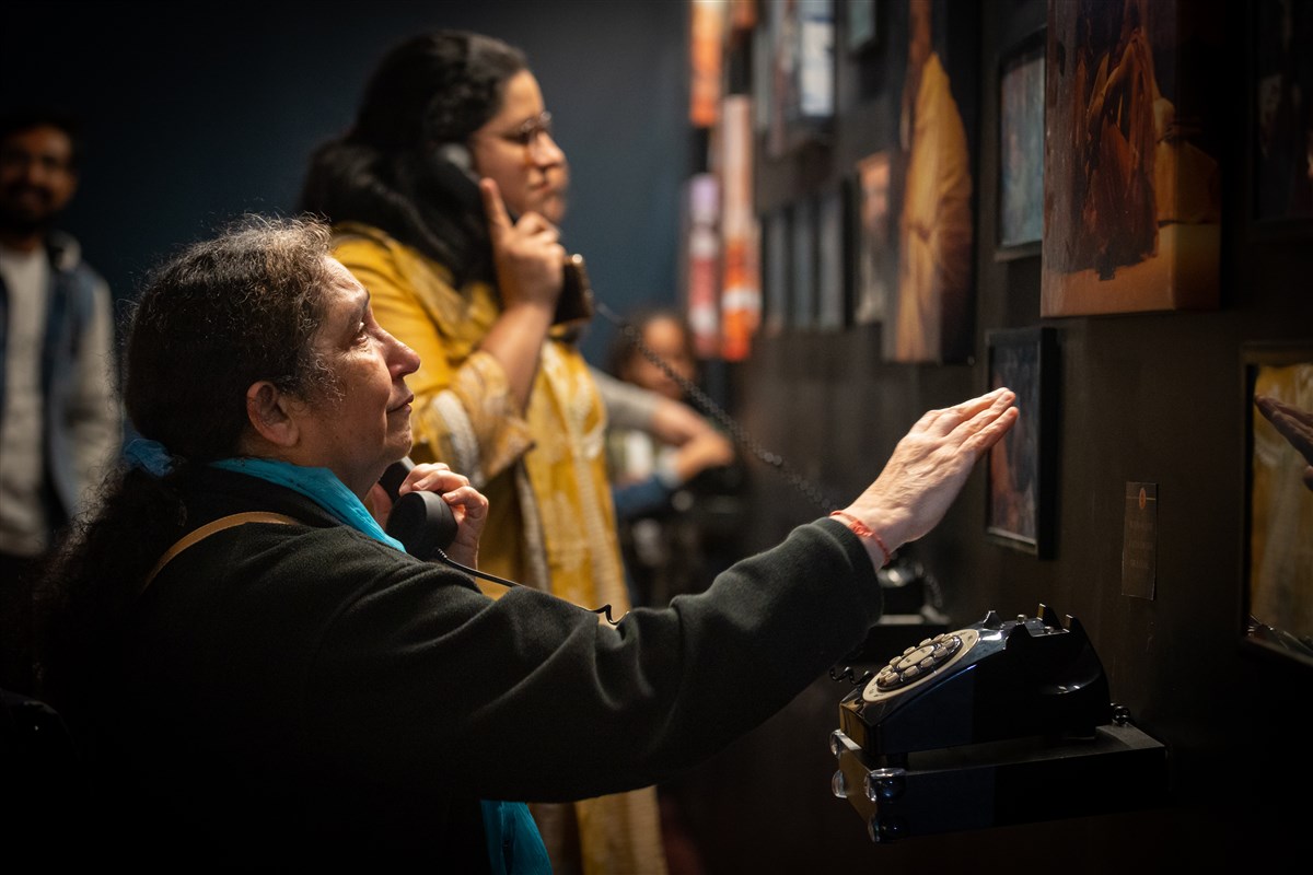 Often words cannot express Pramukh Swami Maharaj's love. A visitor hears a recording of his voice.