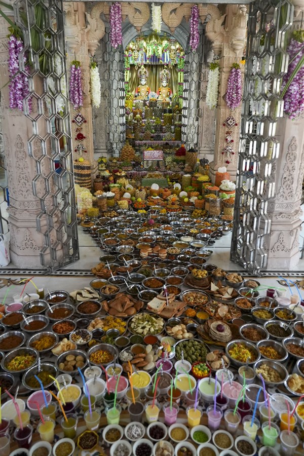 Diwali & Annakut Celebrations 2022, Mahelav