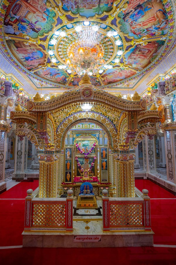 Shri Akshar Deri, BAPS Shri Swaminarayan Mandir, Gondal