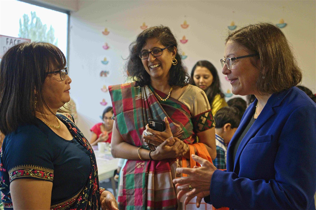 Washington 1st District Congresswoman Susan DelBene in conversation with community members.