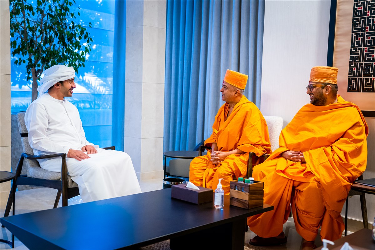 HH Sheikh Abdullah bin Zayed Al Nahyan warmly received Swami Brahmaviharidas on Diwali 