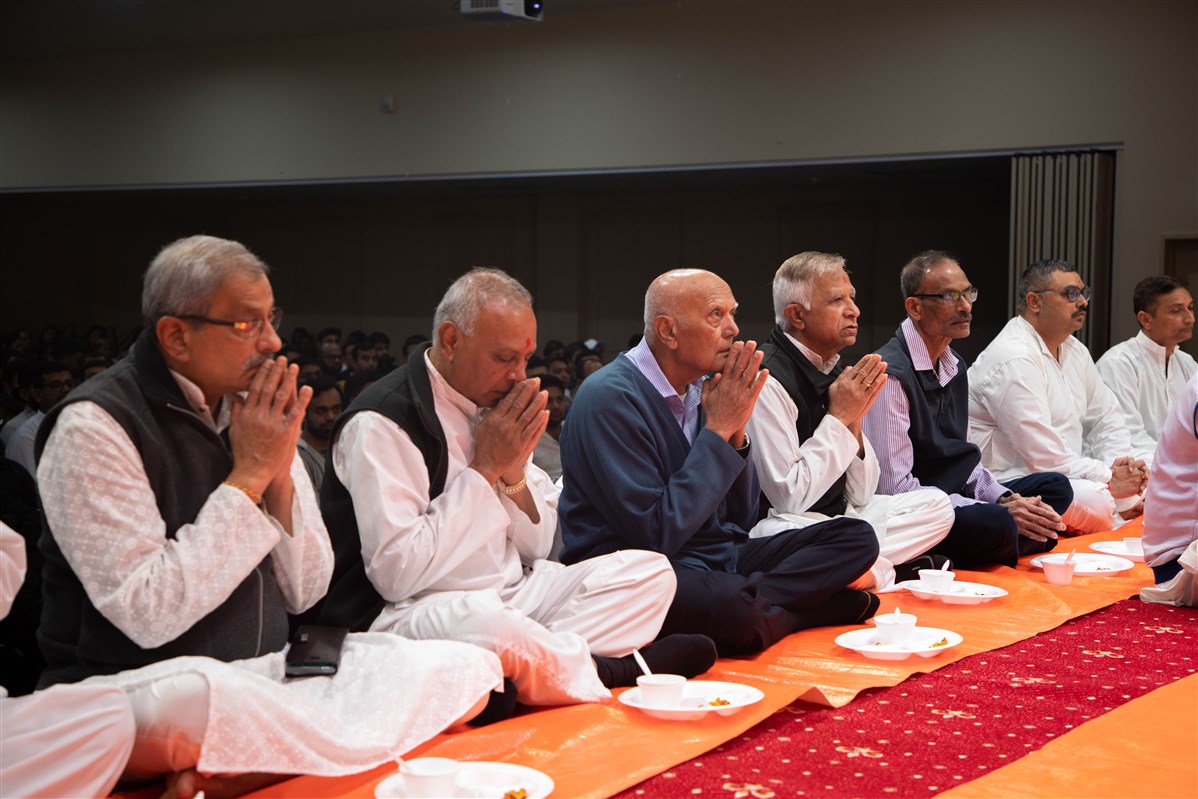 Vicharan in Asia-Pacific Region by Pujya Doctor Swami and Sadhus, Auckland