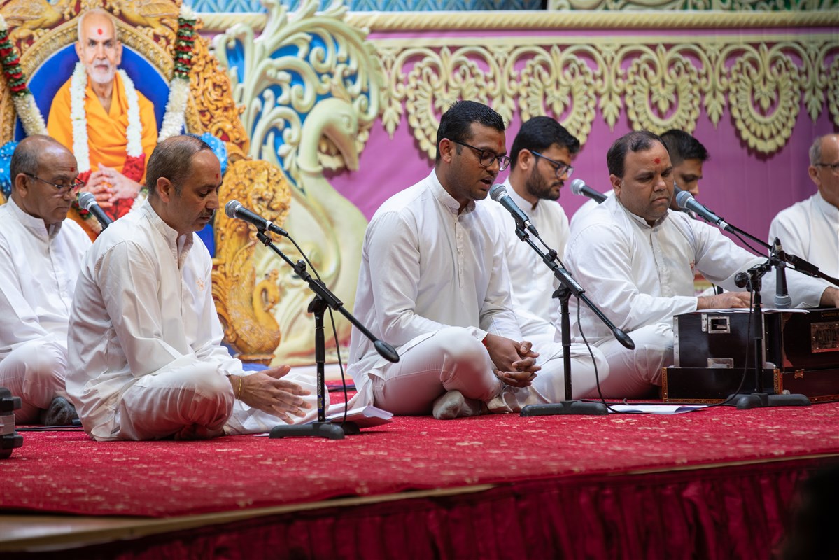 Vicharan in Asia-Pacific Region by Pujya Doctor Swami and Sadhus, Auckland
