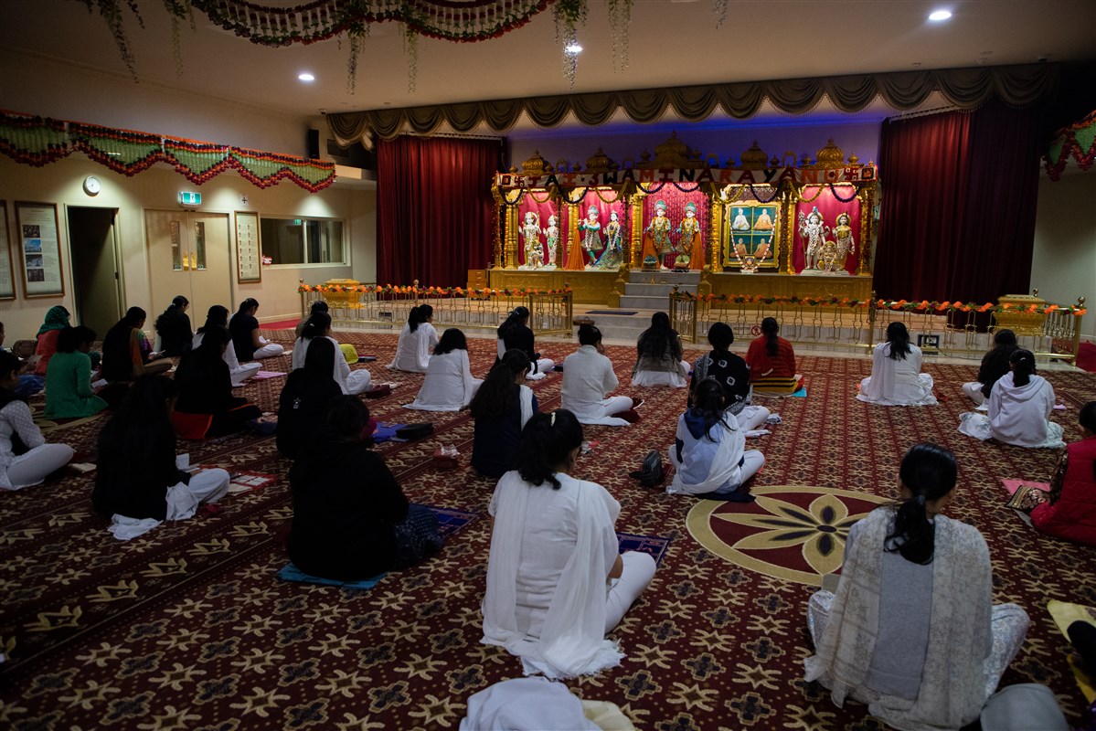 Vicharan in Asia-Pacific Region by Pujya Doctor Swami and Sadhus, Auckland