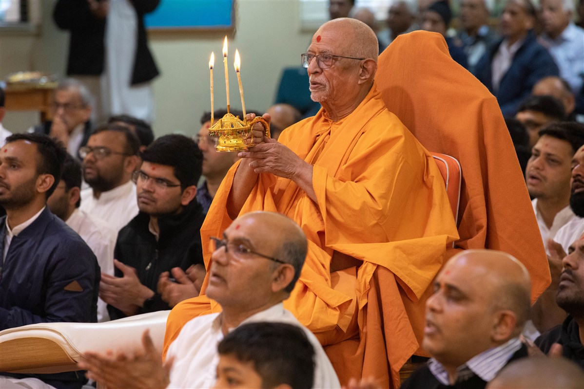 Vicharan in Asia-Pacific Region by Pujya Doctor Swami and Sadhus, Auckland