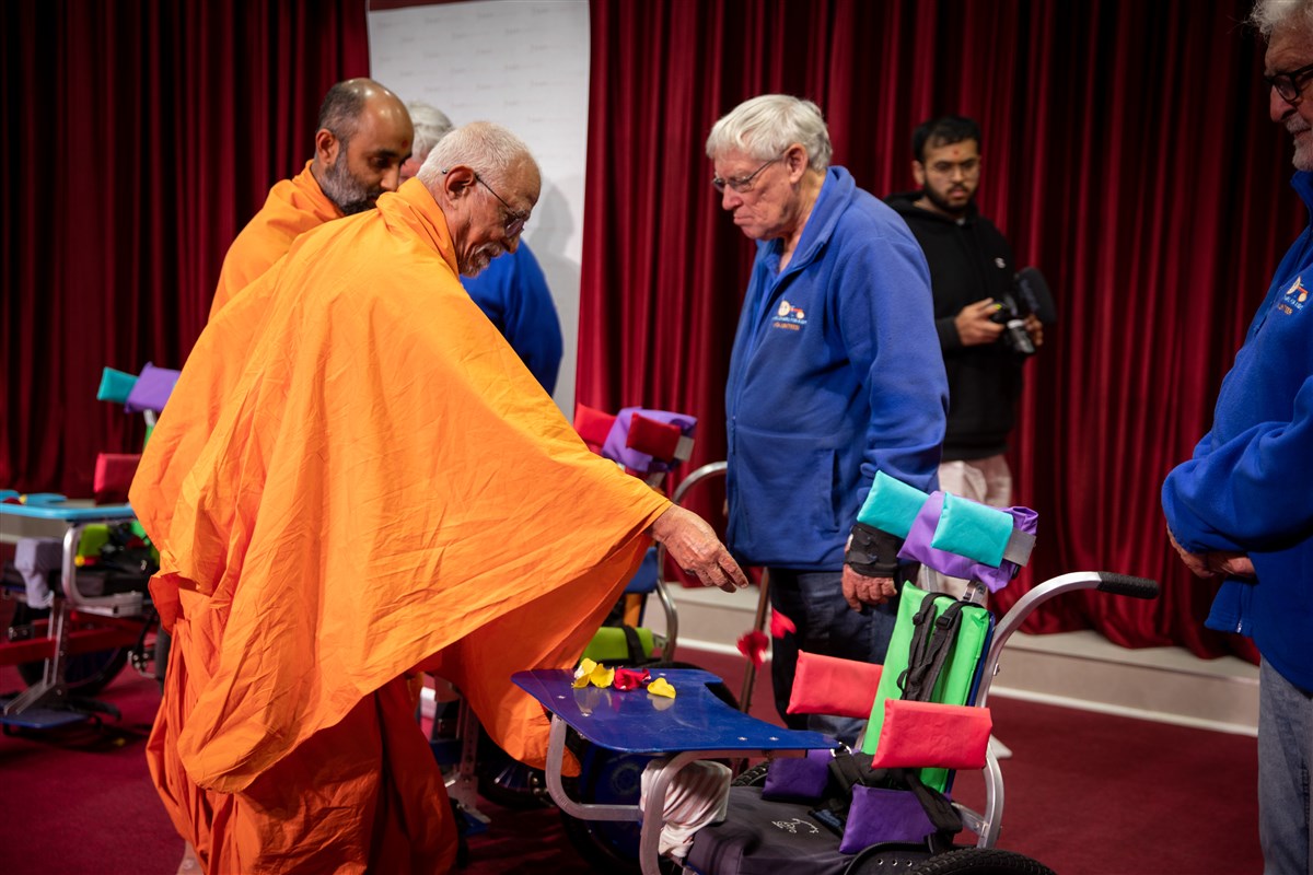 Vicharan in Asia-Pacific Region by Pujya Doctor Swami and Sadhus, Perth