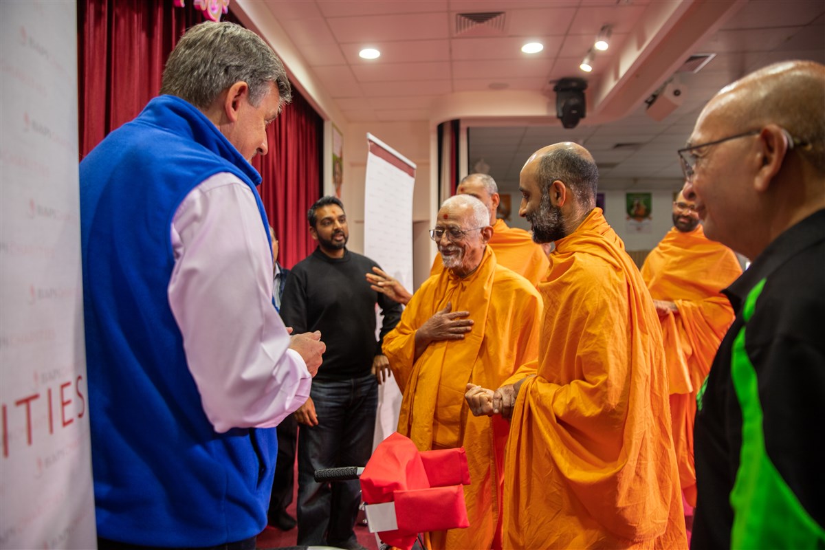 Vicharan in Asia-Pacific Region by Pujya Doctor Swami and Sadhus, Perth