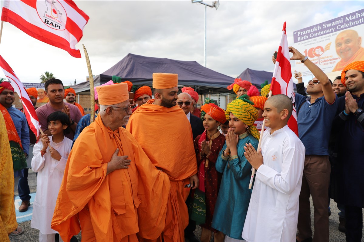 Vicharan in Asia-Pacific Region by Pujya Doctor Swami and Sadhus, Perth