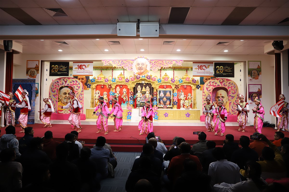 Vicharan in Asia-Pacific Region by Pujya Doctor Swami and Sadhus, Perth