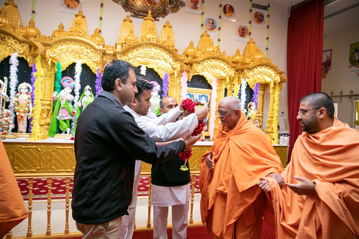 Vicharan in Asia-Pacific Region by Pujya Doctor Swami and Sadhus, Melbourne