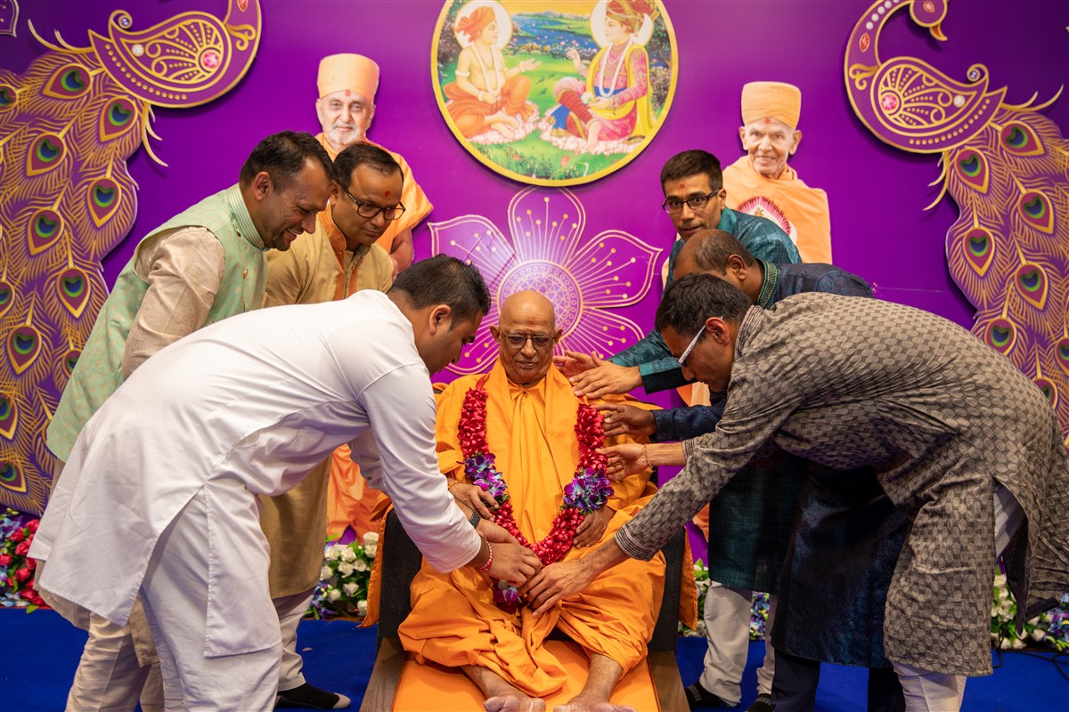 Vicharan in Asia-Pacific Region by Pujya Doctor Swami and Sadhus, Melbourne