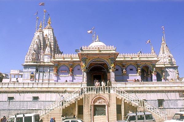  Shri Swaminarayan Mandir built and consecrated by Bhagwan Swaminarayan. Gunatitanand Swami was the mahant of the mandir for 40 years.