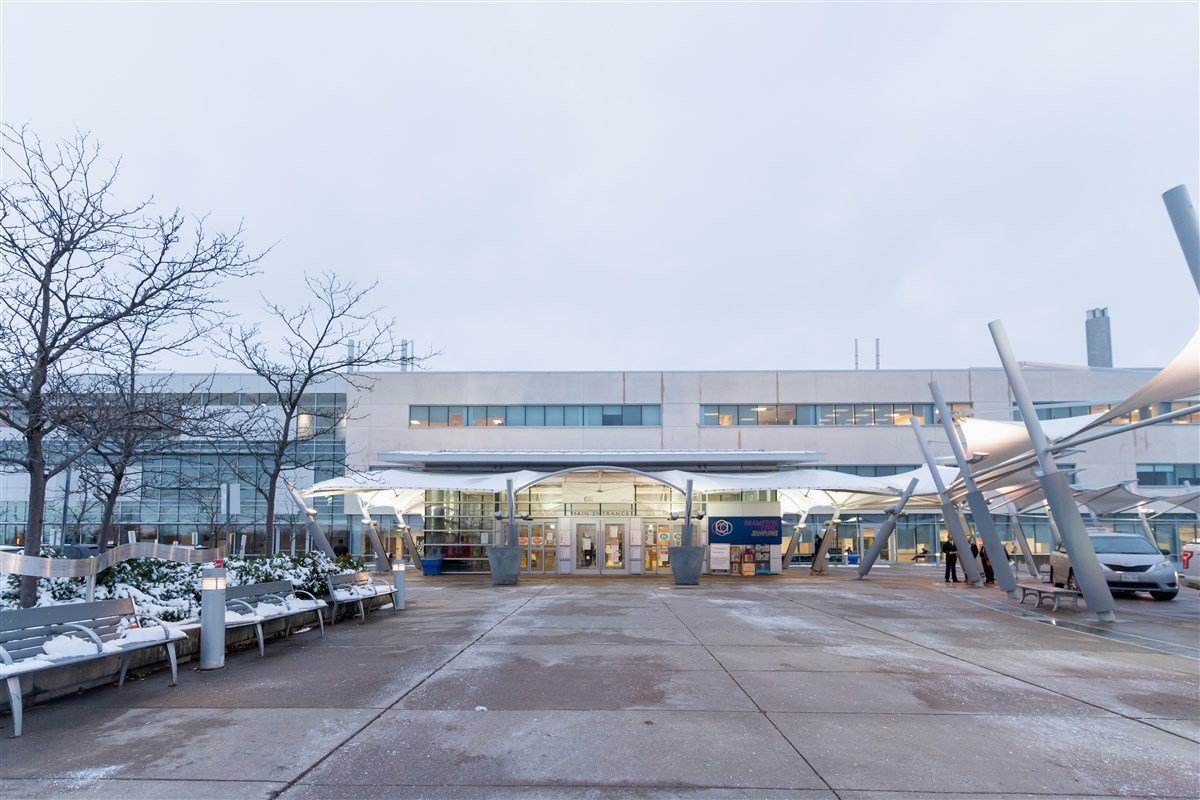 The William Osler Health System Foundation installed a plaque honouring BAPS Charities and Pramukh Swami Maharaj at the Brampton Civic Hospital 
