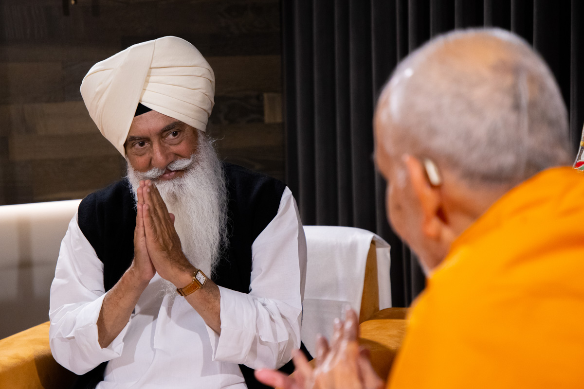Baba Ji Gurinder Singh Dhillon, the spiritual head of Radha Soami Satsang Beas, meets Swamishri