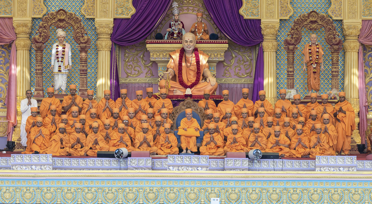 Pramukh Swami Maharaj Shatabdi Mahotsav: Bhagwati Diksha Samaroh