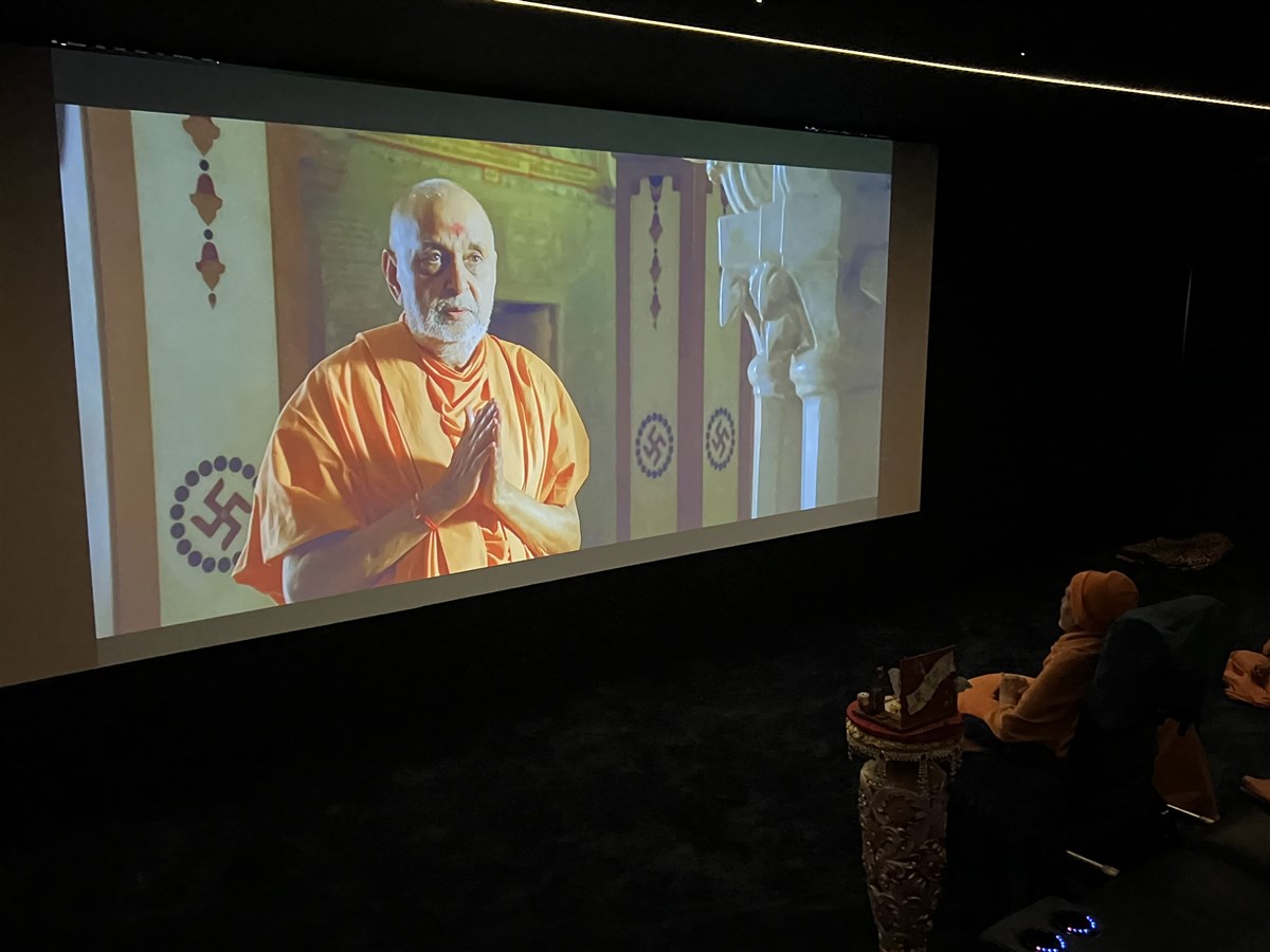 Swamishri watches 'Sant Param Hitkari'