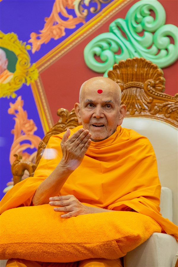 Swamishri blesses Gnanvatsal Swami