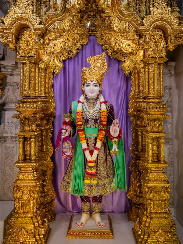 Shri Ghanshyam Maharaj, BAPS Shri Swaminarayan Mandir, Mumbai