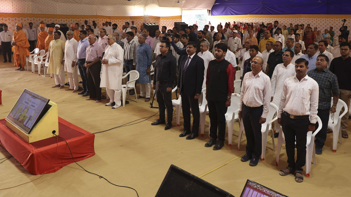 Dignitaries and students during the inaugural assembly