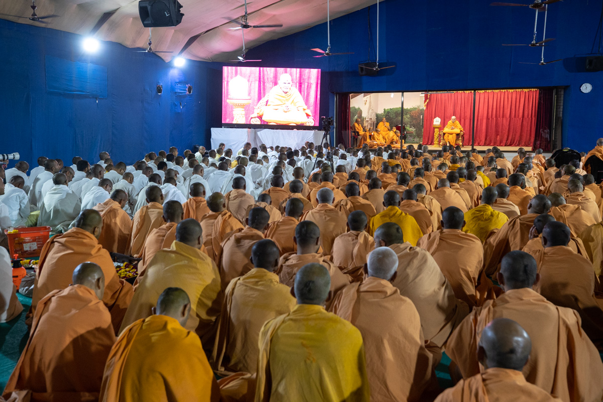 Sadhus, parshads and sadhaks during the assembly