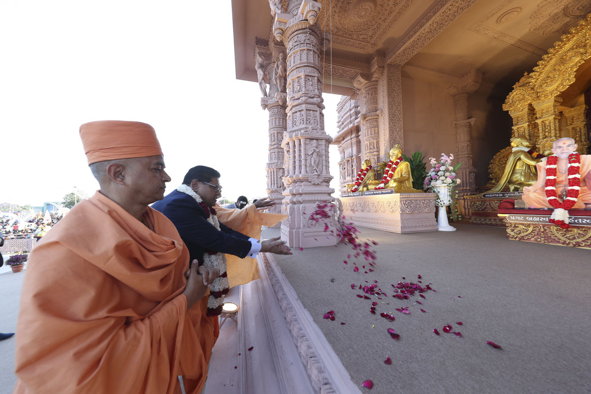 President of Suriname Visits Pramukh Swami Maharaj Centenary Celebrations, Ahmedabad