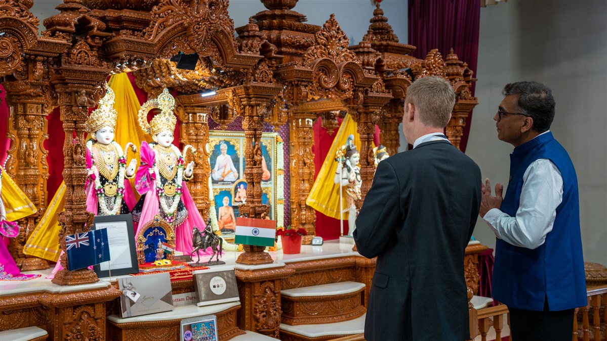 NZ PM Visit Wellington Mandir