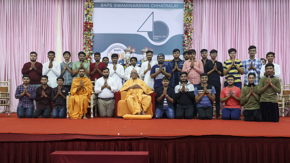 Youths with Pujya Doctor Swami
