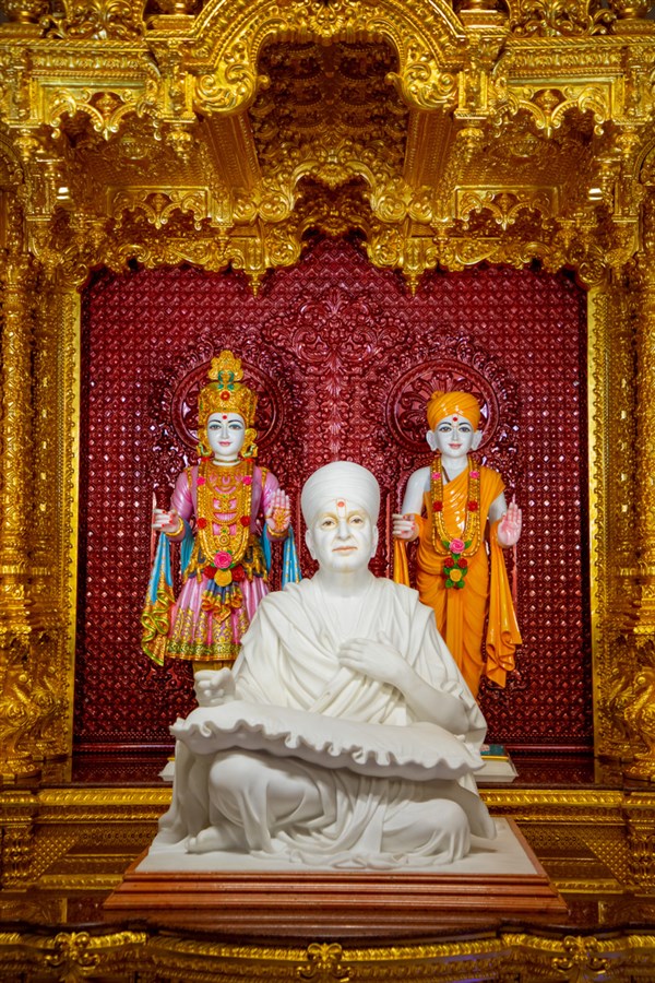 Shri Akshar-Purushottam Maharaj and Brahmaswarup Pramukh Swami Maharaj