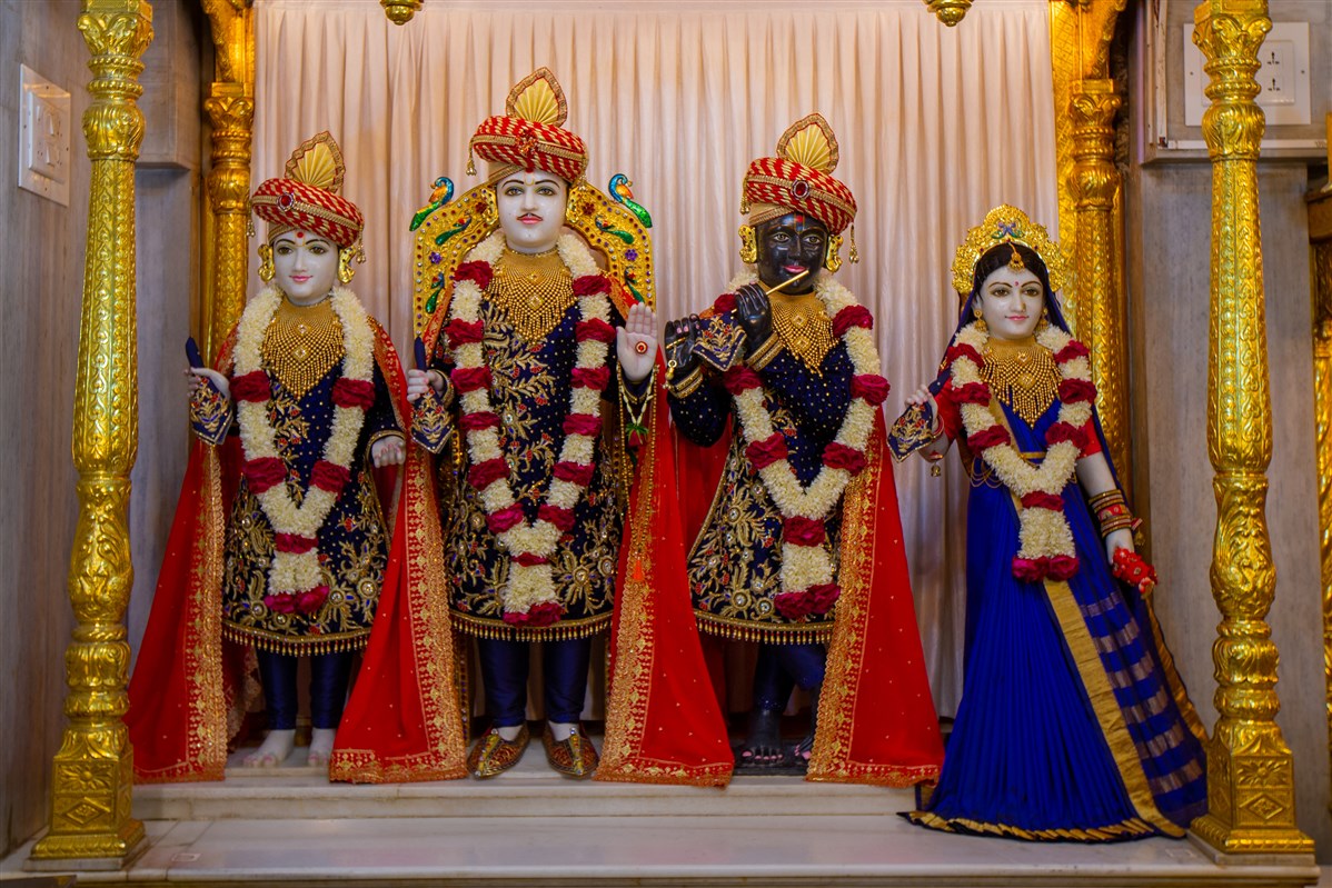 Shri Varninath Maharaj and Shri Gopinath Dev, BAPS Shri Swaminarayan Mandir, Sarangpur