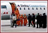 Pramukh Swami Maharaj Arrives in Atlanta June 07, 2004
