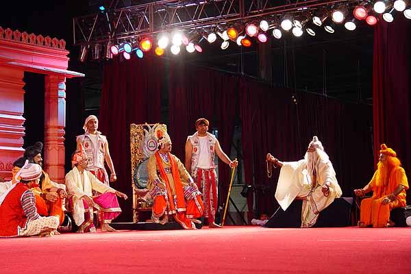 Kishores and yuvaks perform a drama 