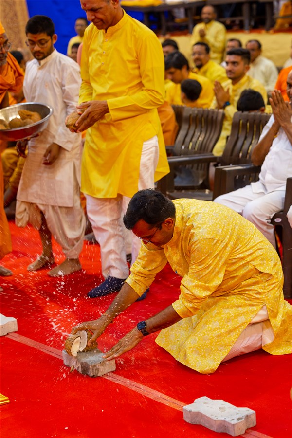 Devotees perform the shilanyas rituals