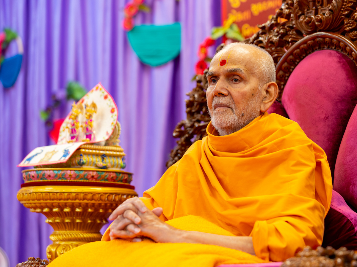 Swamishri during the assembly
