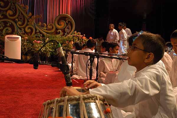 Young balaks show their musical talents