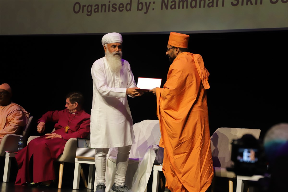 BAPS Participates in the Religious Harmony for World Peace Conference, Melbourne