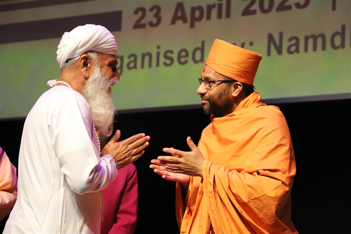 BAPS Participates in the Religious Harmony for World Peace Conference, Melbourne