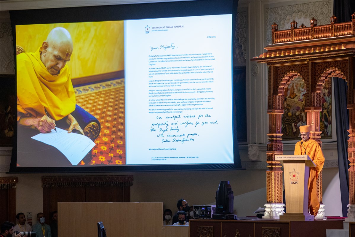 Paramtattvadas Swami read out a letter written by Mahant Swami Maharaj to King Charles III