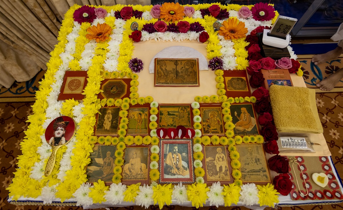The murtis of Swamishri's morning puja