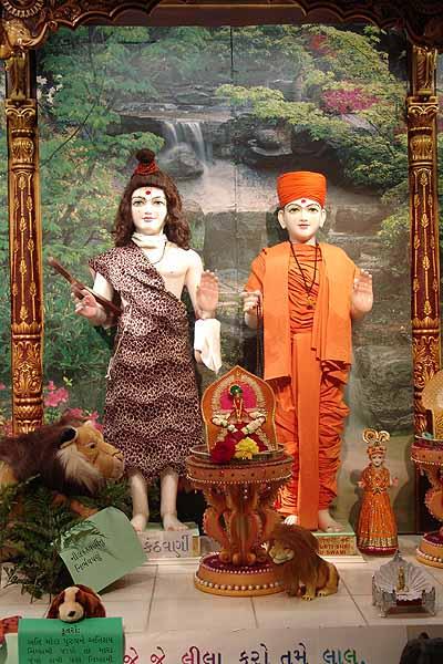 Shri Akshar Purushottam Maharaj, Edison, NJ (Shreeji Maharaj adorned as Neelkanth Varni)