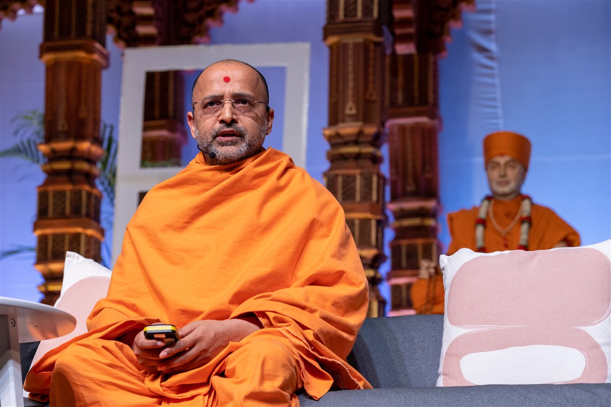 Manoharmurtidas Swami explained the various resources already available to make satsang at home fun and easy for families