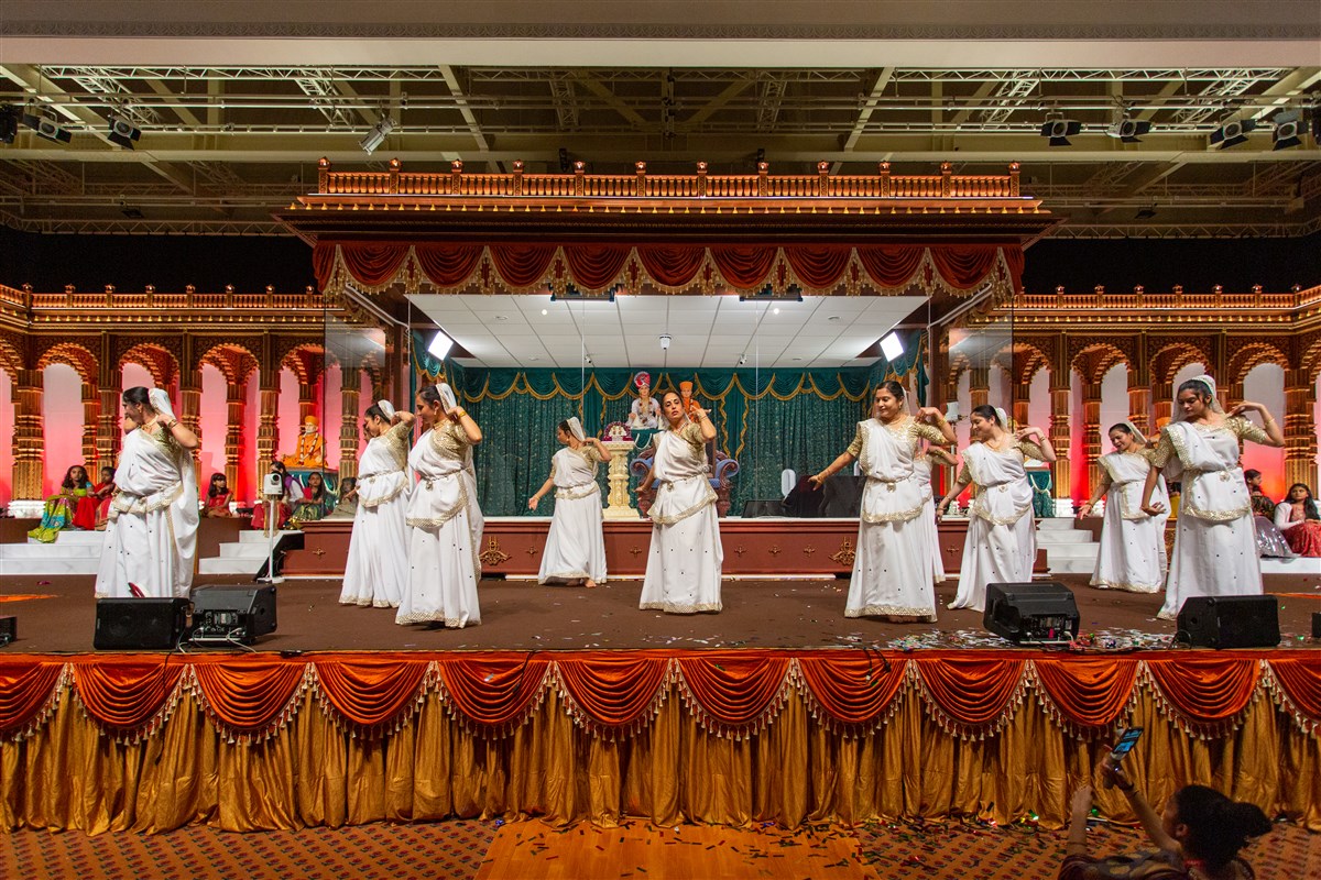 Sagpan Tam Sathe | Mahila Din, UK & Europe