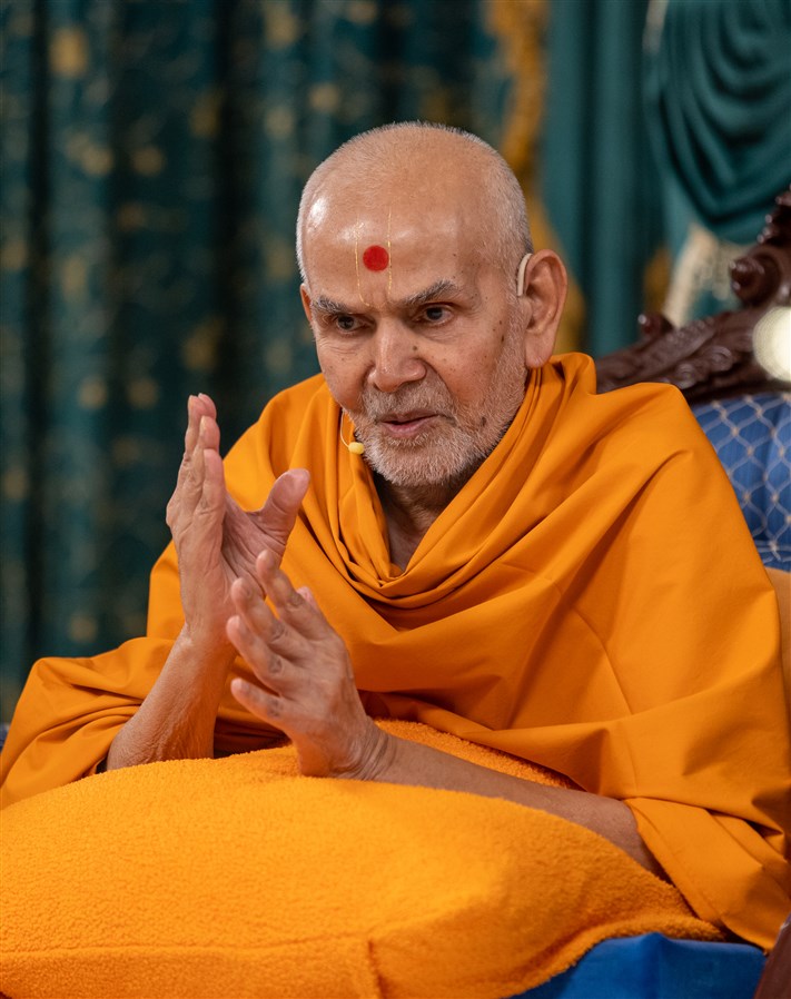 Swamishri narrates his memories of Yogiji Maharaj