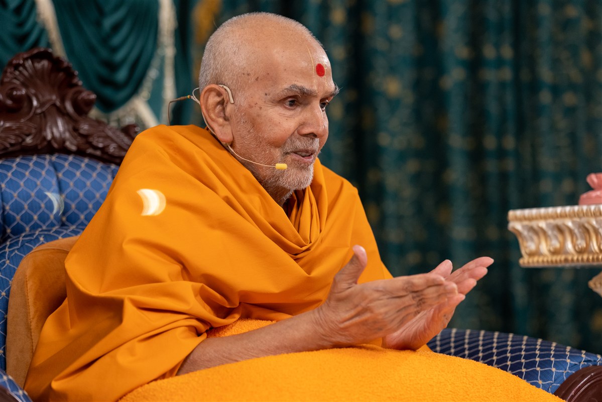 Swamishri narrates his memories of Yogiji Maharaj